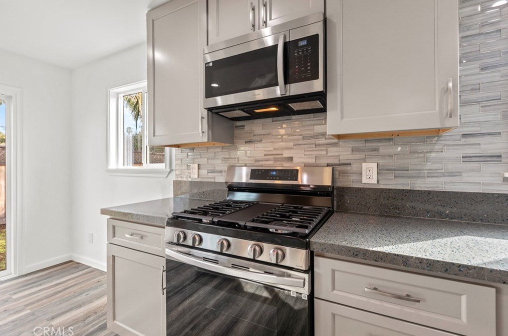 2063 President Pl, Costa Mesa CA  92627-4013 exterior
