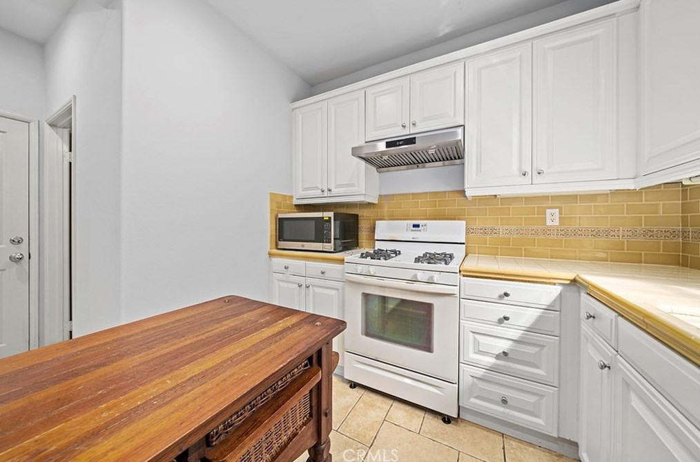103 Canal, Irvine CA  92620-2803 exterior