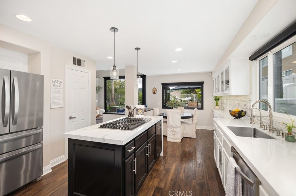 7 Prospector Ct, Trabuco Canyon CA  92679-5325 exterior