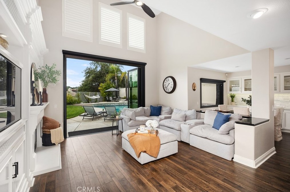 7 Prospector Ct, Trabuco Canyon CA  92679-5325 exterior