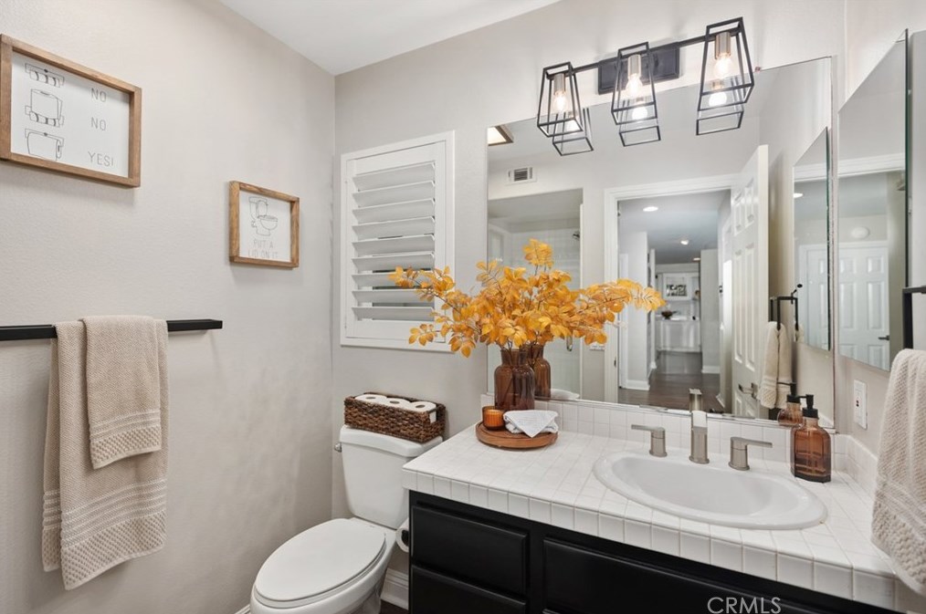 7 Prospector Ct, Trabuco Canyon CA  92679-5325 exterior