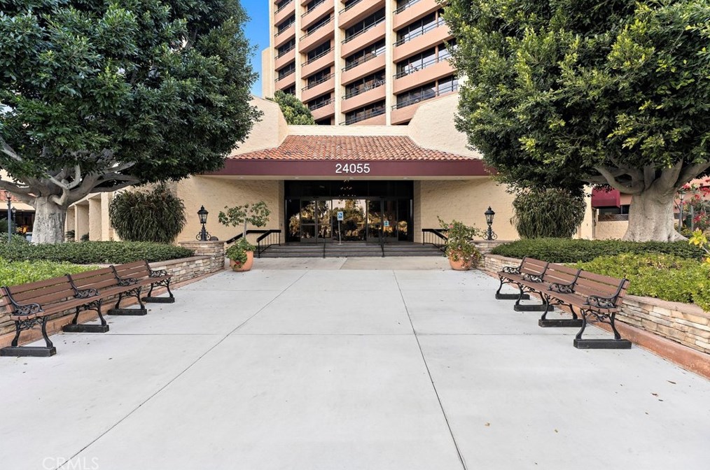 24055 Paseo Del Lago, Laguna Beach CA  92637-2678 exterior