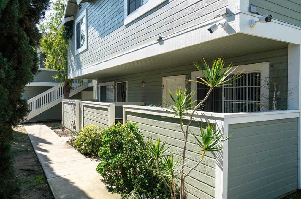 124 Truslow Ave, Fullerton CA  92832-2470 exterior