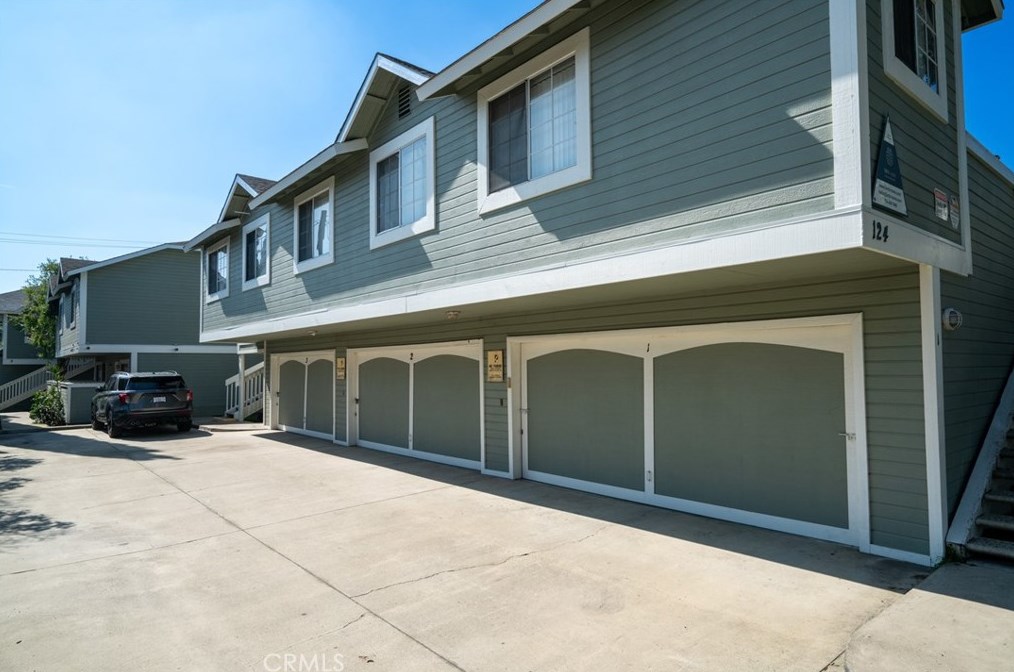 124 Truslow Ave, Fullerton CA  92832-2373 exterior