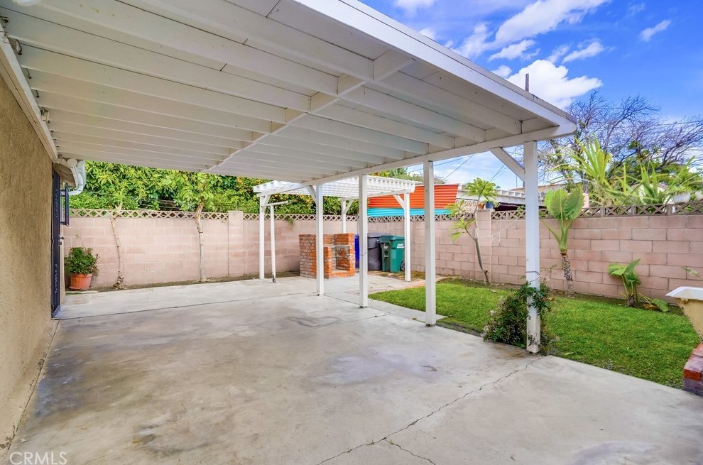 5017 Gafford St, Los Angeles CA  90040-1305 exterior