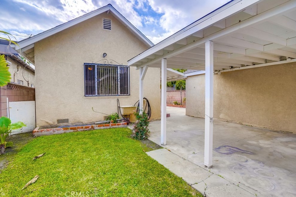 5017 Gafford St, Los Angeles CA  90040-1305 exterior
