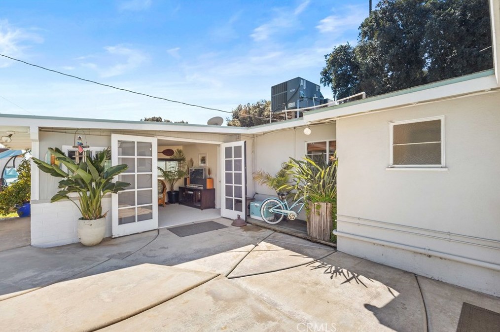 3923 Overland St, Riverside CA  92503-4035 exterior