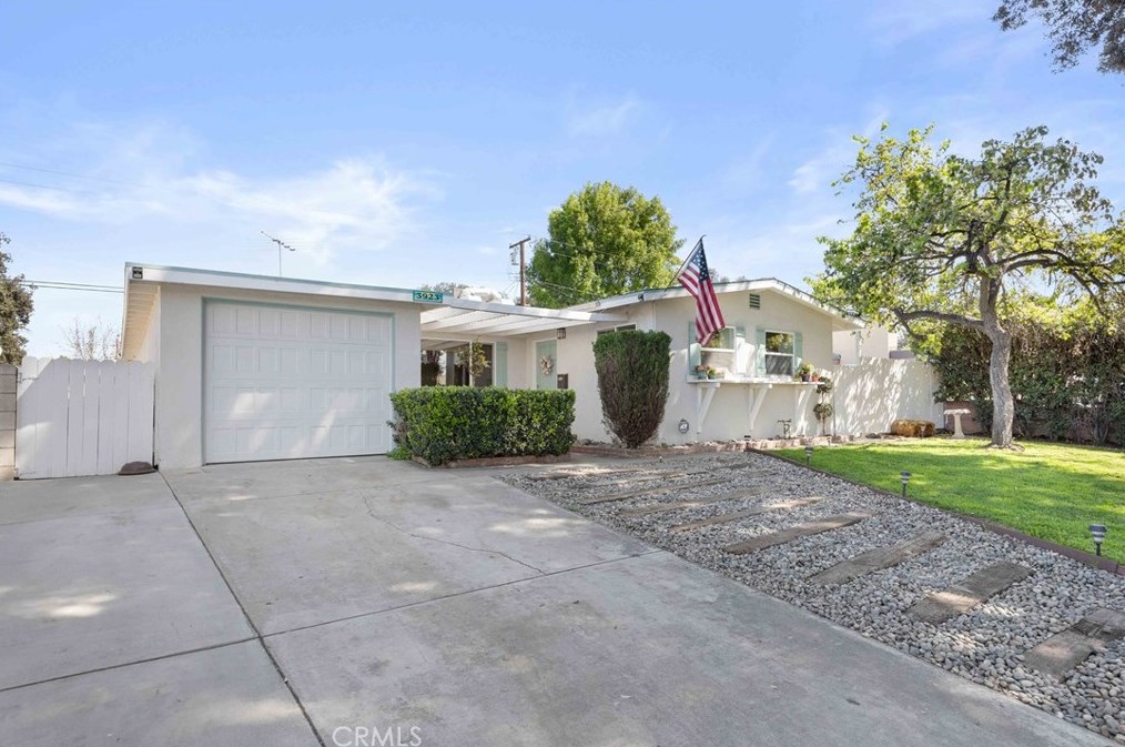 3923 Overland St, Riverside CA  92503-4035 exterior