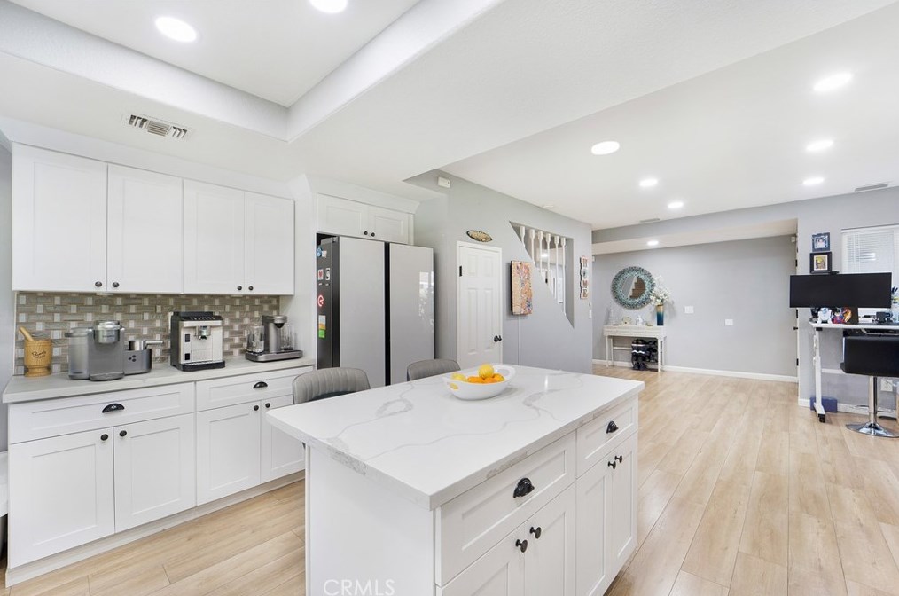 12740 Woodcliff Cir, Riverside CA  92503-4627 exterior