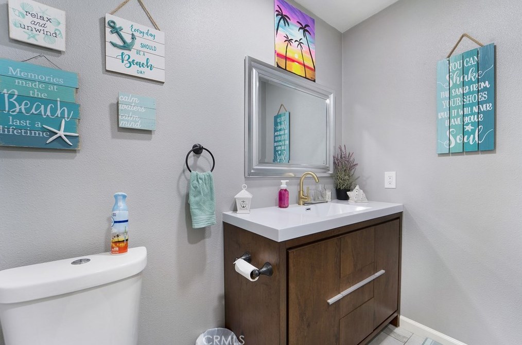 12740 Woodcliff Cir, Riverside CA  92503-4627 exterior