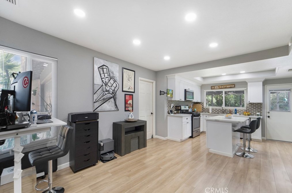 12740 Woodcliff Cir, Riverside CA  92503-4627 exterior