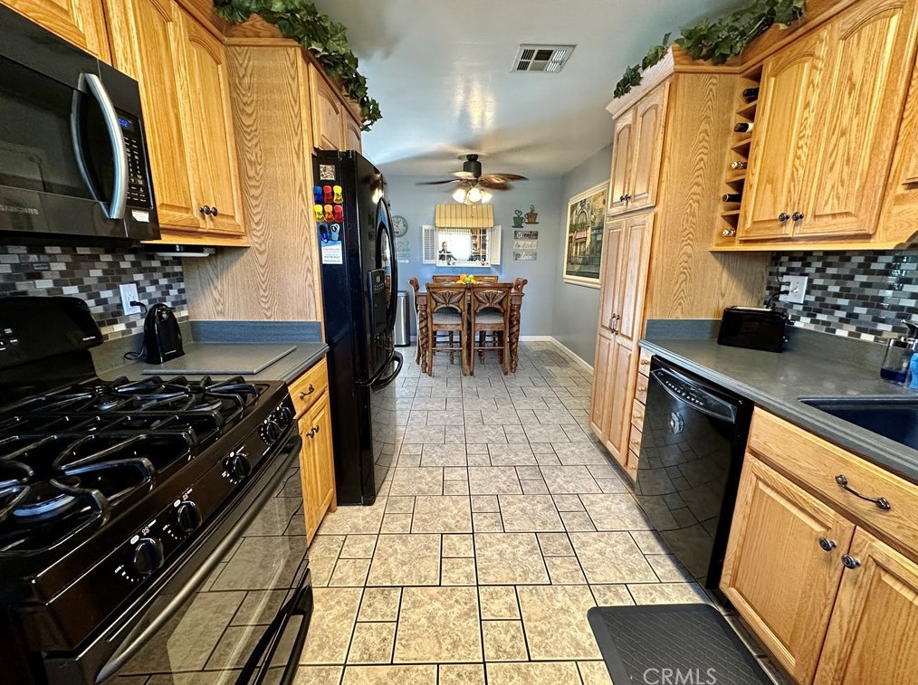 1914 Orange Ave, Anaheim CA  92804-3502 exterior