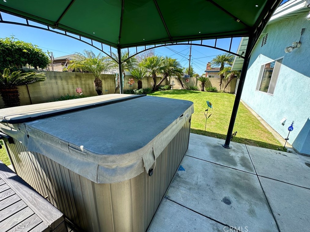 1914 Orange Ave, Anaheim CA  92804-3502 exterior
