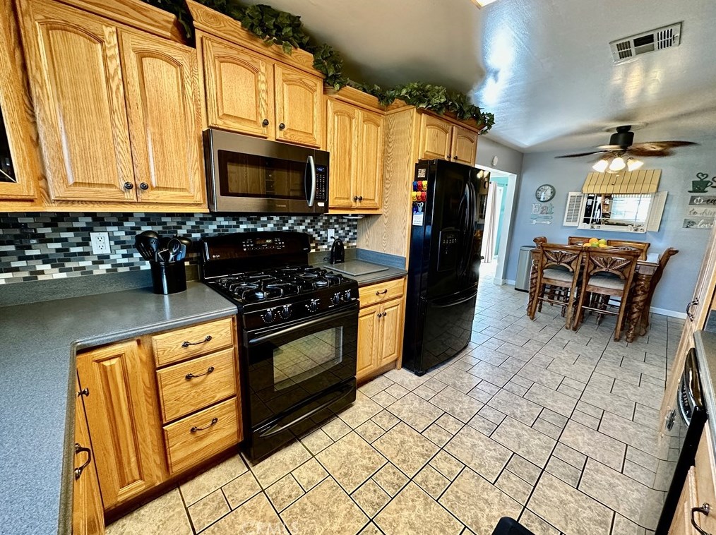 1914 Orange Ave, Anaheim CA  92804-3502 exterior