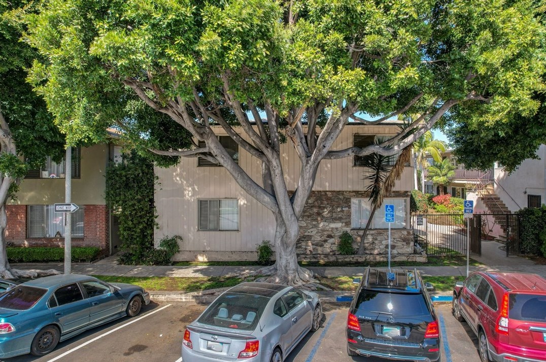 1023 Appleton St, Long Beach CA  90802-3406 exterior