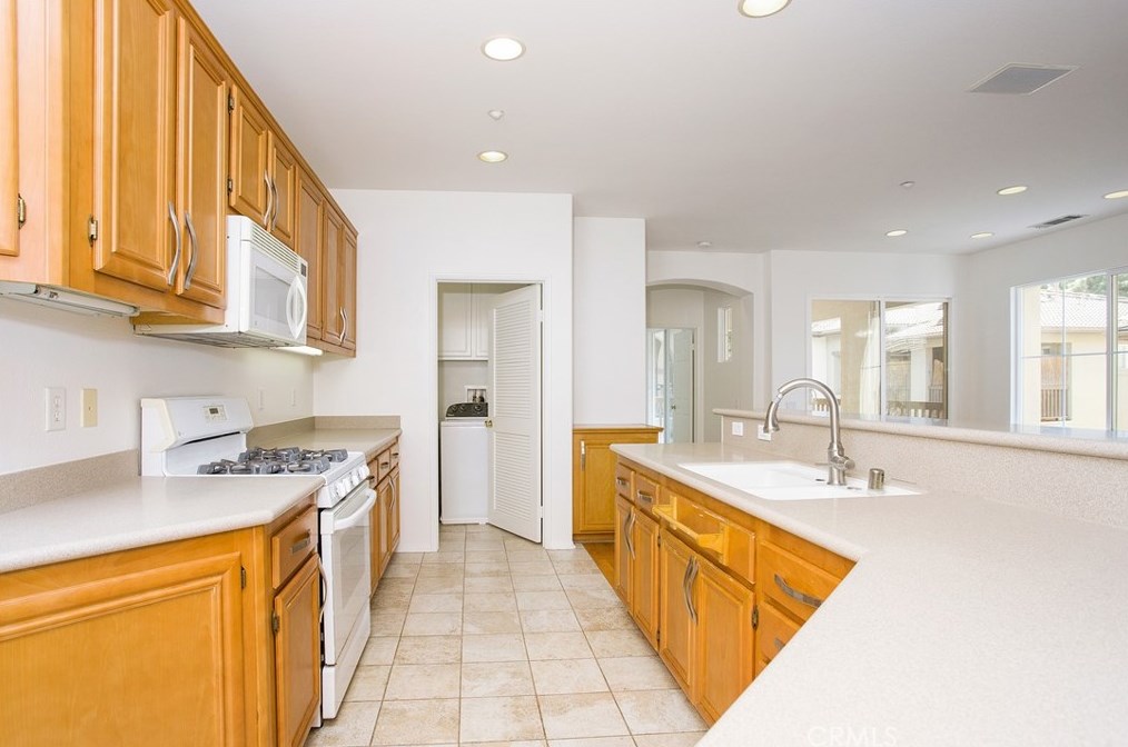 30 Salton, Irvine CA  92602-2425 exterior