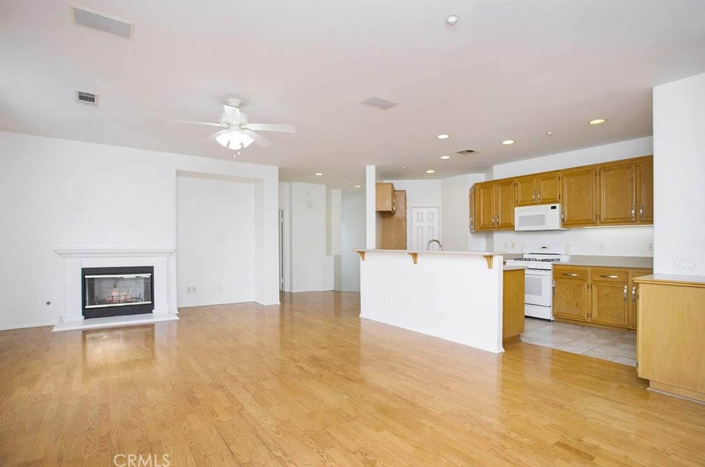 30 Salton, Irvine CA  92602-2425 exterior