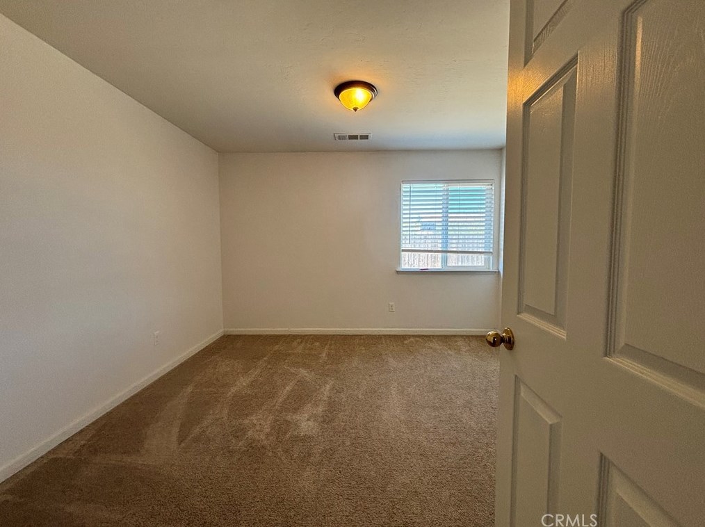 2752 Mondavi Ct, Pond CA  93280-1245 exterior