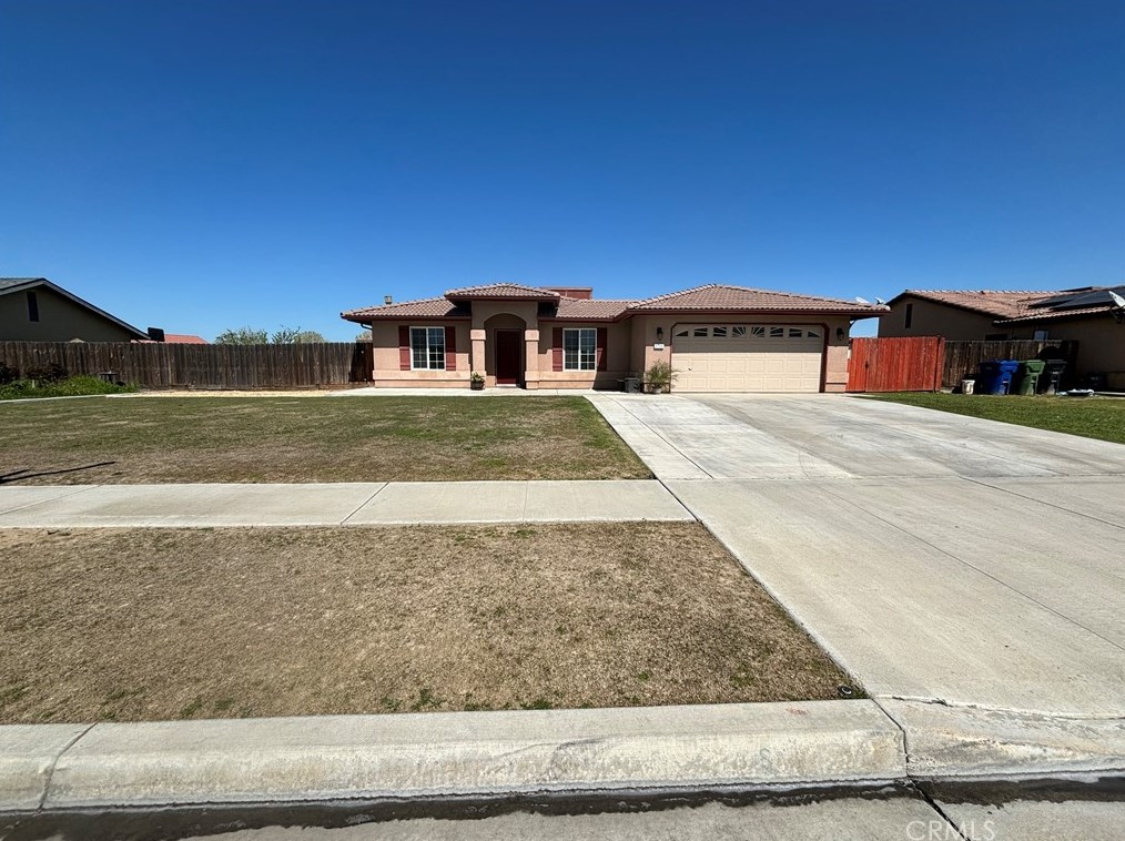 2752 Mondavi Ct, Pond CA  93280-1245 exterior