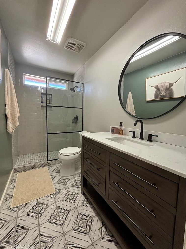 2752 Mondavi Ct, Pond CA  93280-1245 exterior
