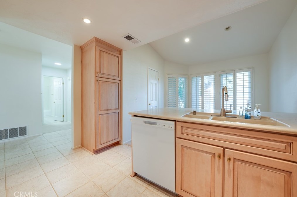 19 Muir, Irvine CA  92620-3374 exterior