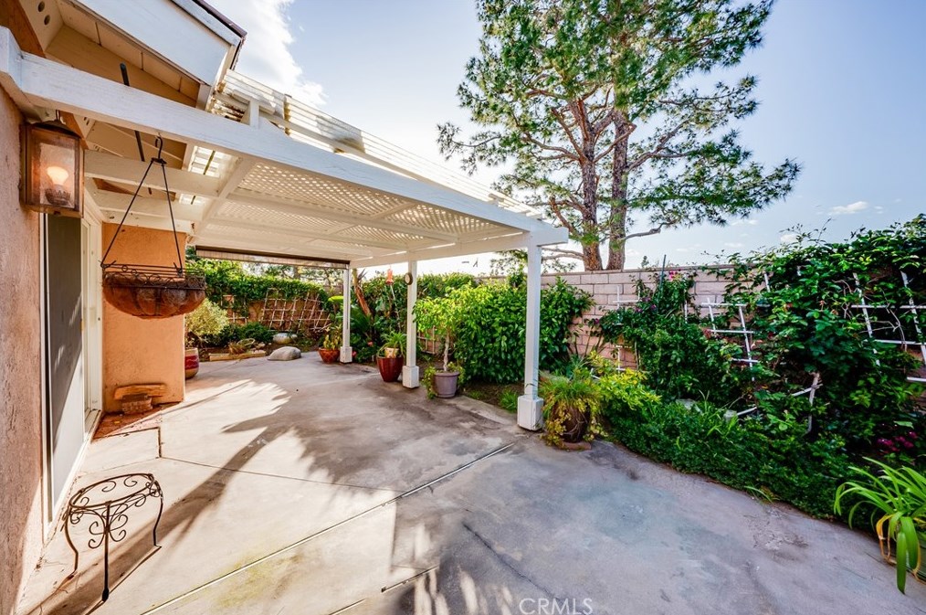 19 Muir, Irvine CA  92620-3374 exterior