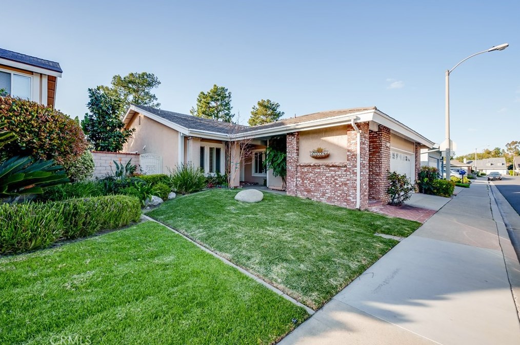 19 Muir, Irvine CA  92620-3374 exterior