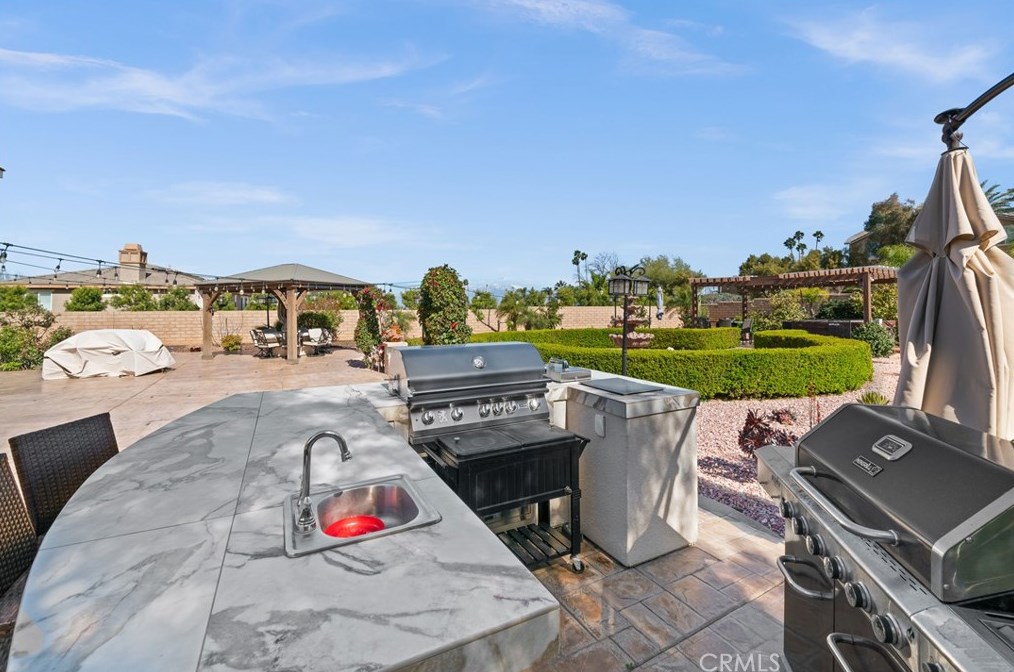 12810 Sierra Creek Dr, Riverside CA  92503-8466 exterior
