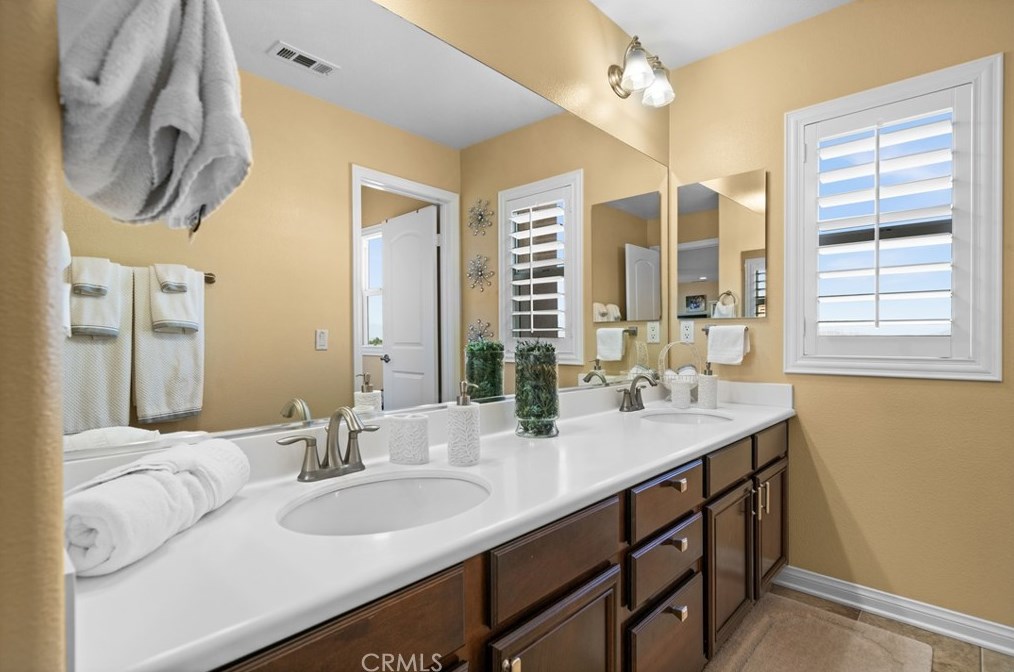 12810 Sierra Creek Dr, Riverside CA  92503-8466 exterior