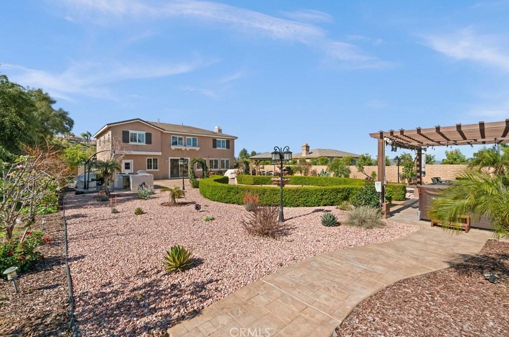 12810 Sierra Creek Dr, Riverside CA  92503-8466 exterior