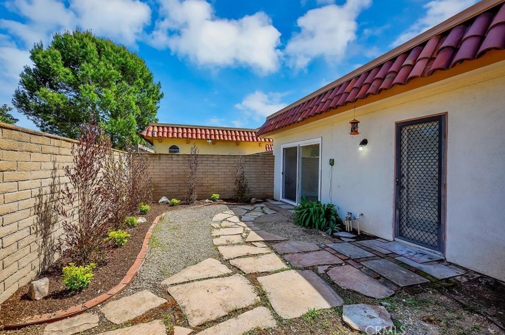 26 Iron Bark Way, Irvine CA  92612-2107 exterior