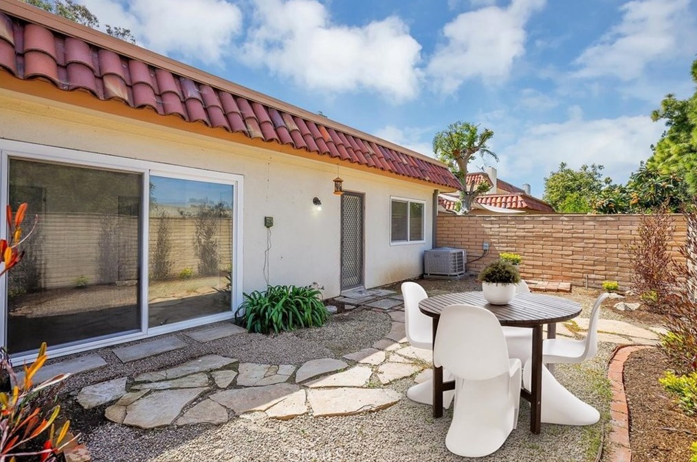 26 Iron Bark Way, Irvine CA  92612-2107 exterior