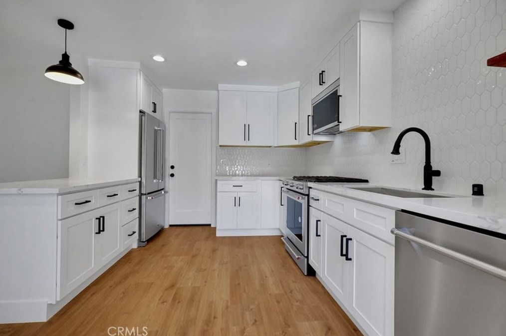 26 Iron Bark Way, Irvine CA  92612-2107 exterior