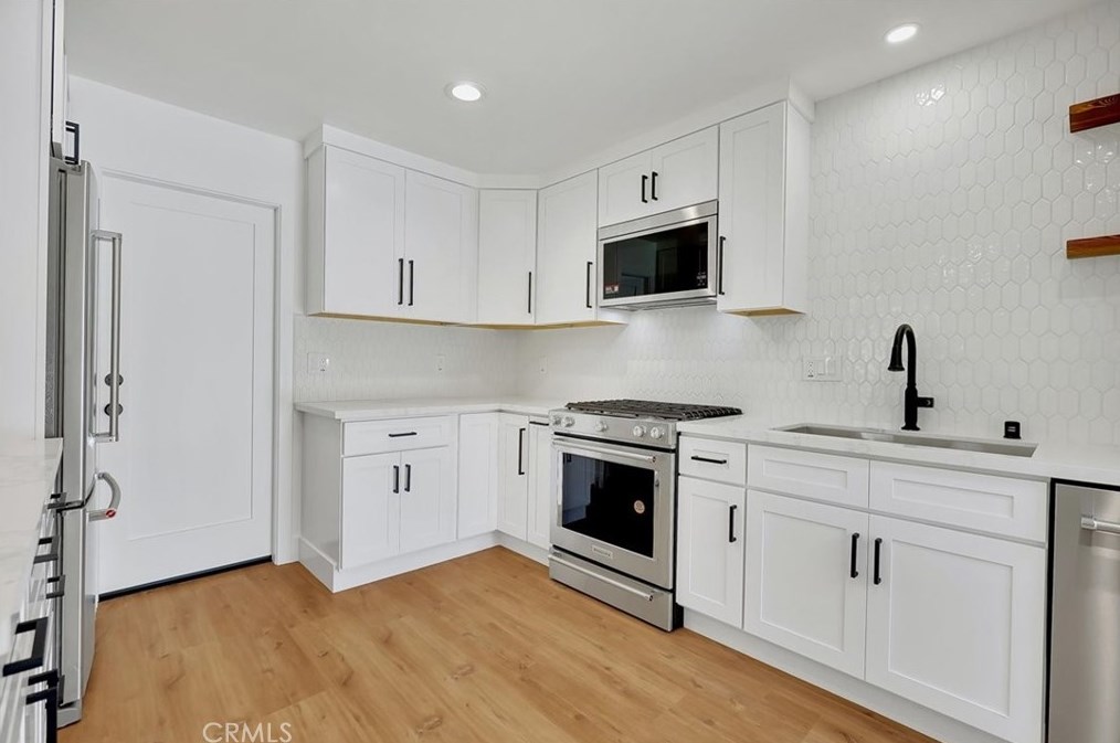 26 Iron Bark Way, Irvine CA  92612-2107 exterior