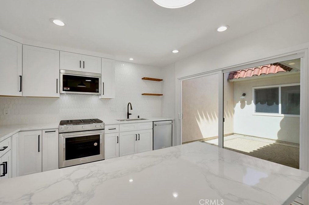 26 Iron Bark Way, Irvine CA  92612-2107 exterior