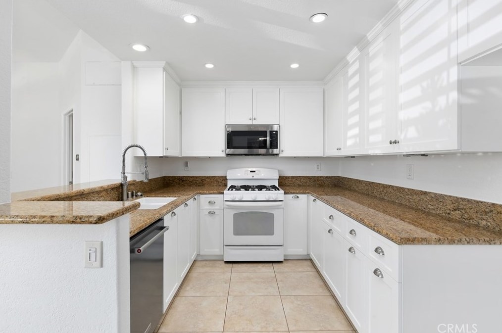 224 Cinnamon Teal, Laguna Beach CA  92656-1832 exterior