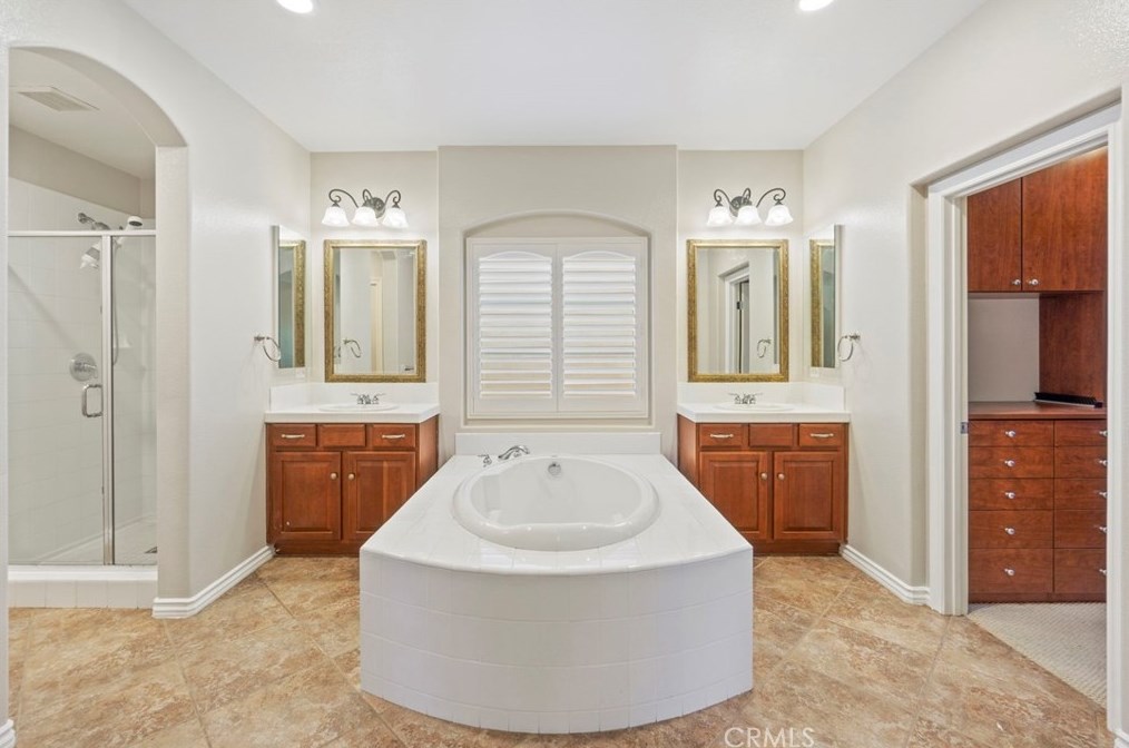 27 Hathaway, Irvine CA  92620-4803 exterior