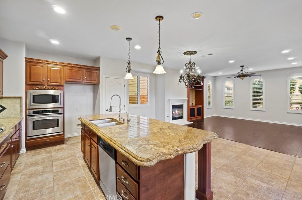 27 Hathaway, Irvine CA  92620-4803 exterior