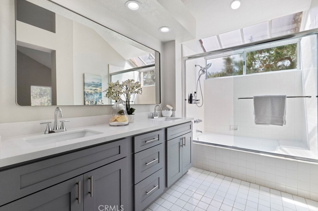 16 Del Livorno, Irvine CA  92614-5364 exterior