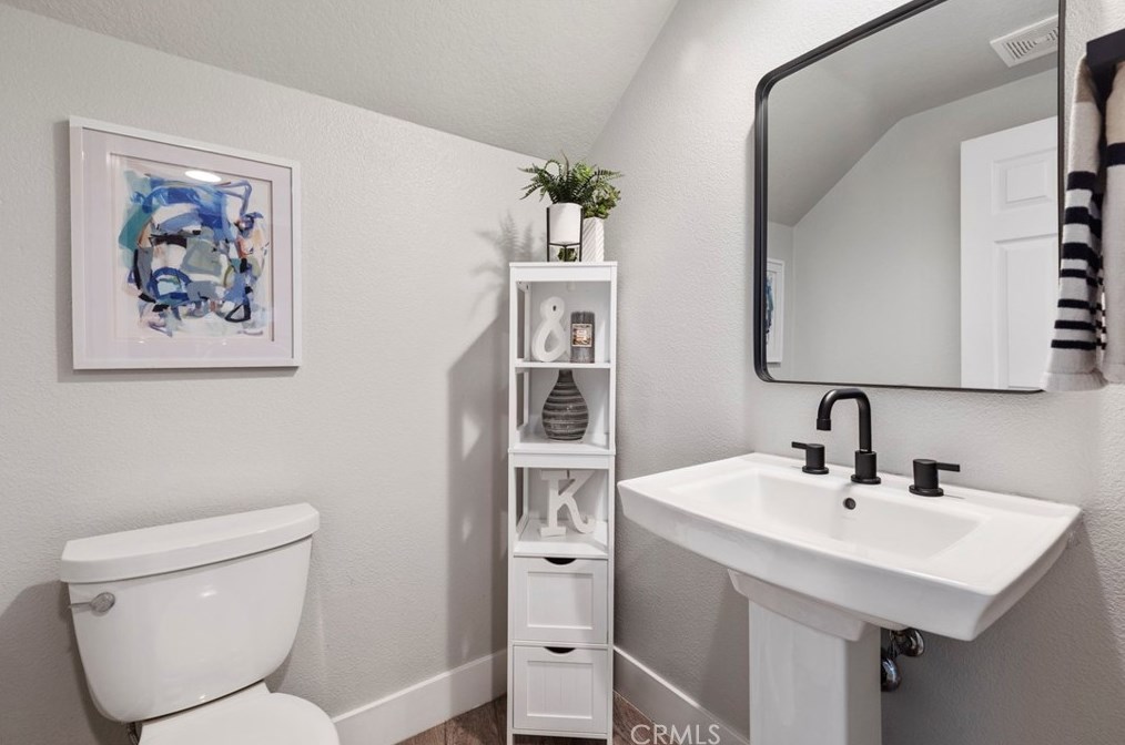 16 Del Livorno, Irvine CA  92614-5364 exterior