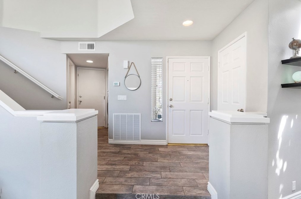 16 Del Livorno, Irvine CA  92614-5364 exterior