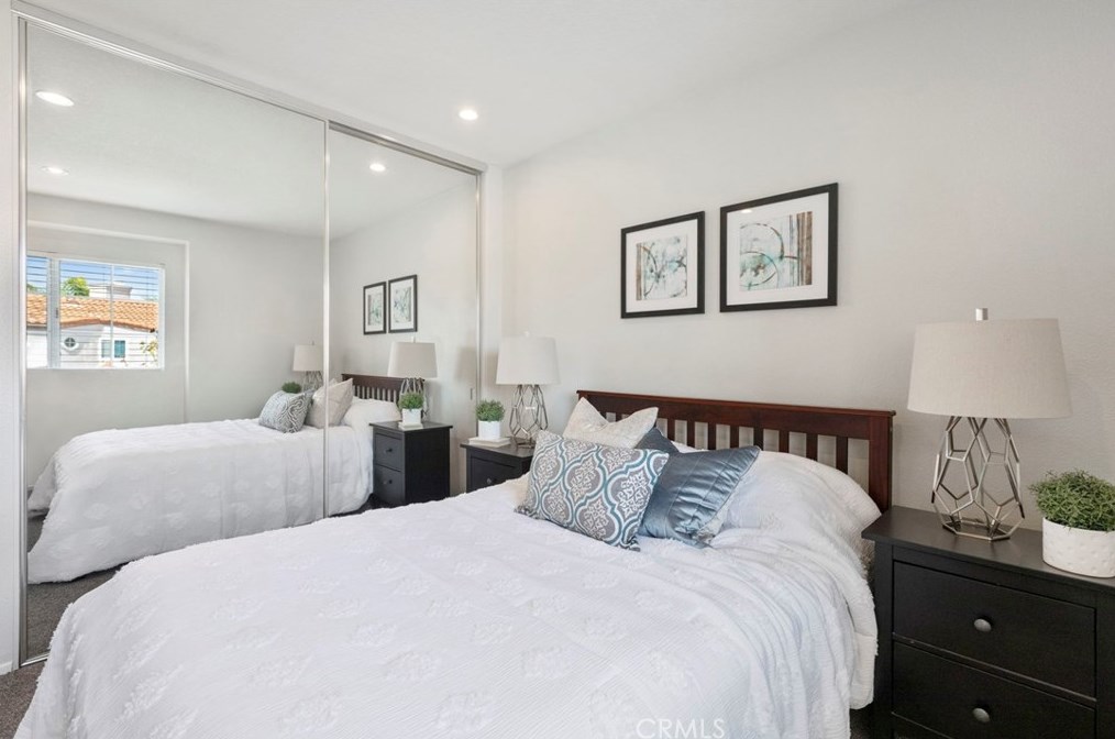 16 Del Livorno, Irvine CA  92614-5364 exterior