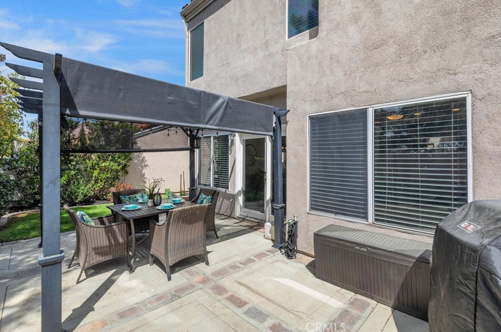 16 Del Livorno, Irvine CA  92614-5364 exterior