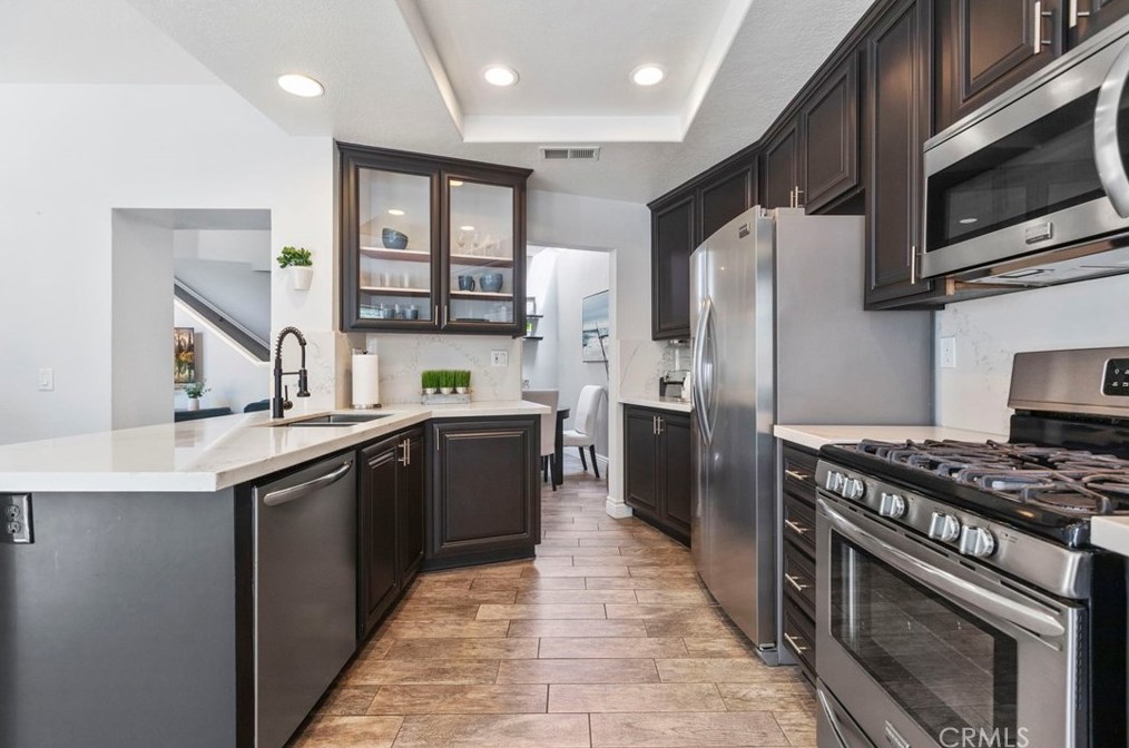 16 Del Livorno, Irvine CA  92614-5364 exterior