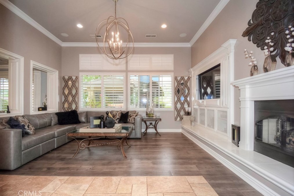 11364 Estates Ct, Riverside CA  92503-0639 exterior