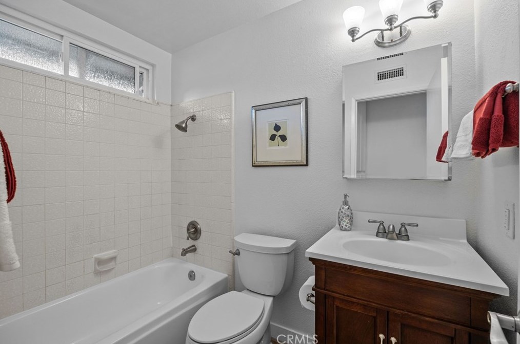 29 Muir, Irvine CA  92620-3374 exterior