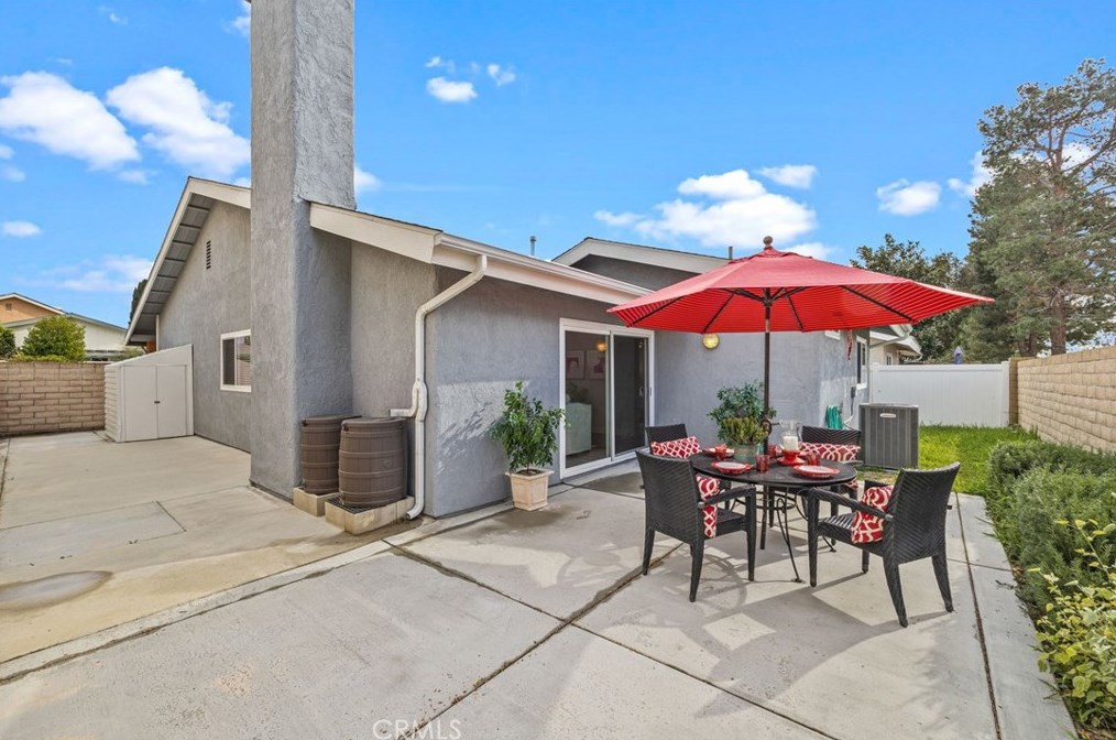 29 Muir, Irvine CA  92620-3374 exterior