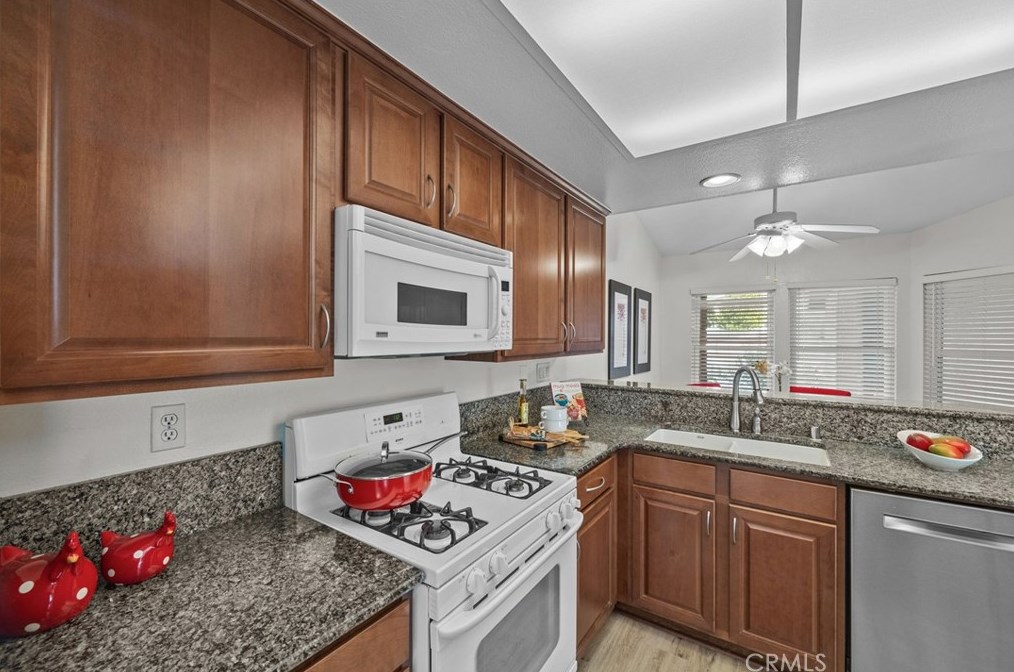 29 Muir, Irvine CA  92620-3374 exterior