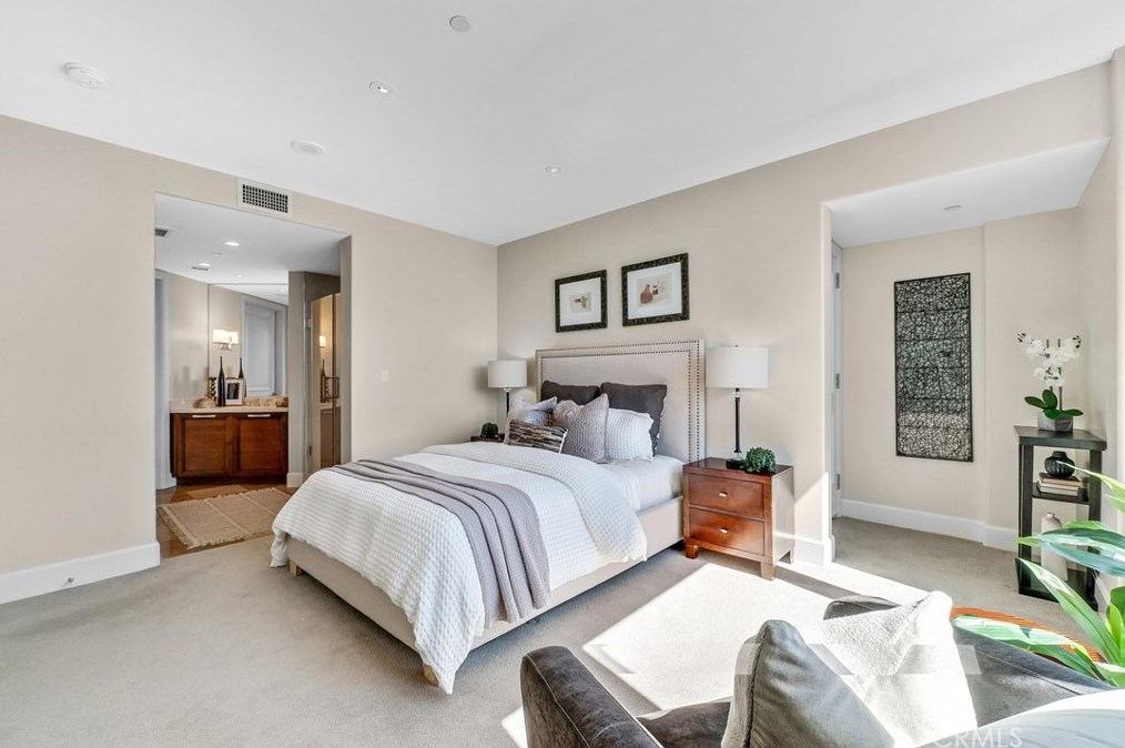 8057 Scholarship, Irvine CA  92612-5697 exterior