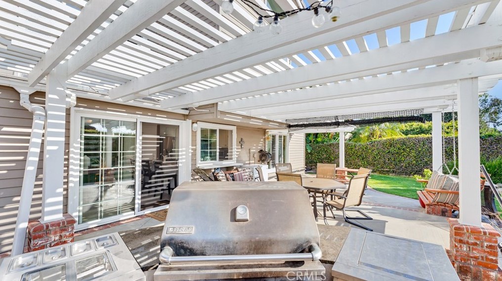 1 Descanso, Irvine CA  92620-1843 exterior